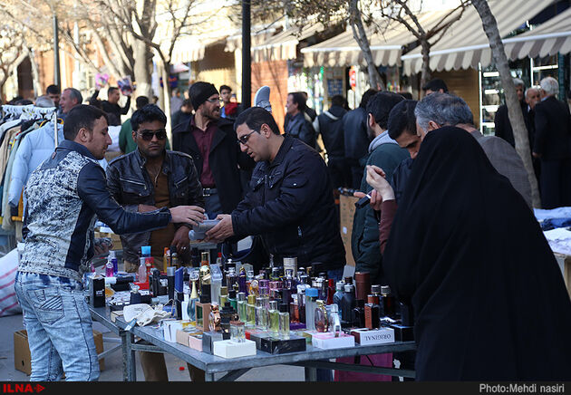 دستفروشی در خیابان ناصرخسرو