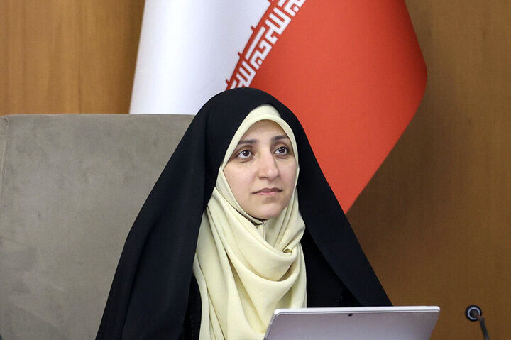 دولت چراغ سبز نشان داد؛ موتورسواری زنان یک قدم تا گواهینامه/ معاون رئیس‌جمهور: آموزش و گواهینامه موتور برای زنان کلید خورد