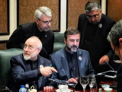 ادعای الجزیره درباره پاسخ ایران به آخرین پیشنهاد آمریکا/ این پیشنهاد روی میز مقامات کشور قرار دارد و در انتظار امضا یا اصلاح است 