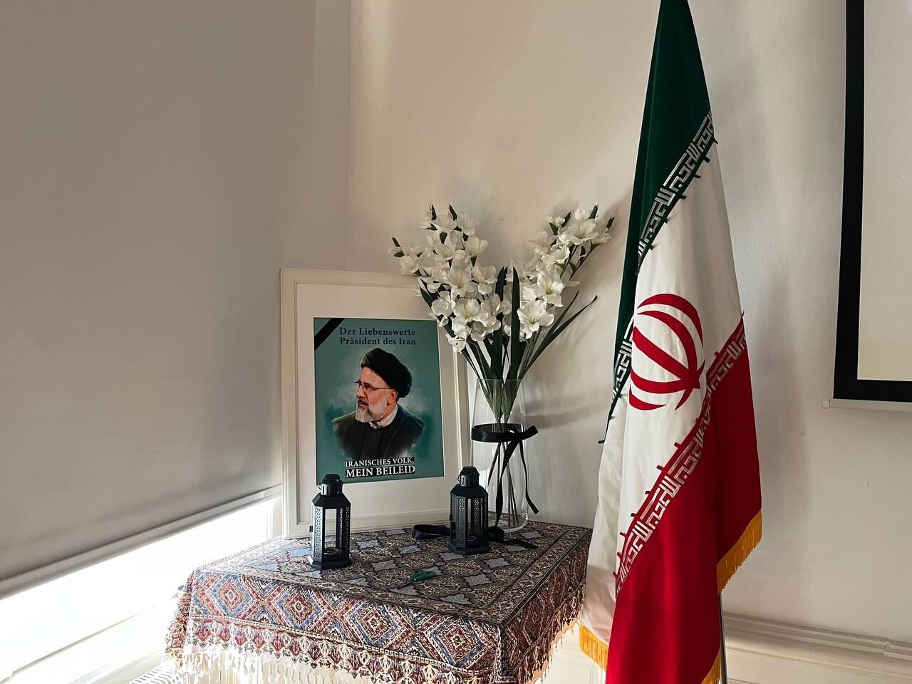 آئین یادبود رئیس جمهور و وزیر امور خارجه در نمایندگی فرهنگی ایران در وین برگزار شد