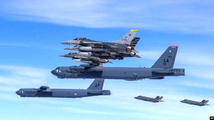 پرواز جنگنده‌های آمریکایی با کلاهک هسته‌ای بر فراز شبه‌جزیره کره