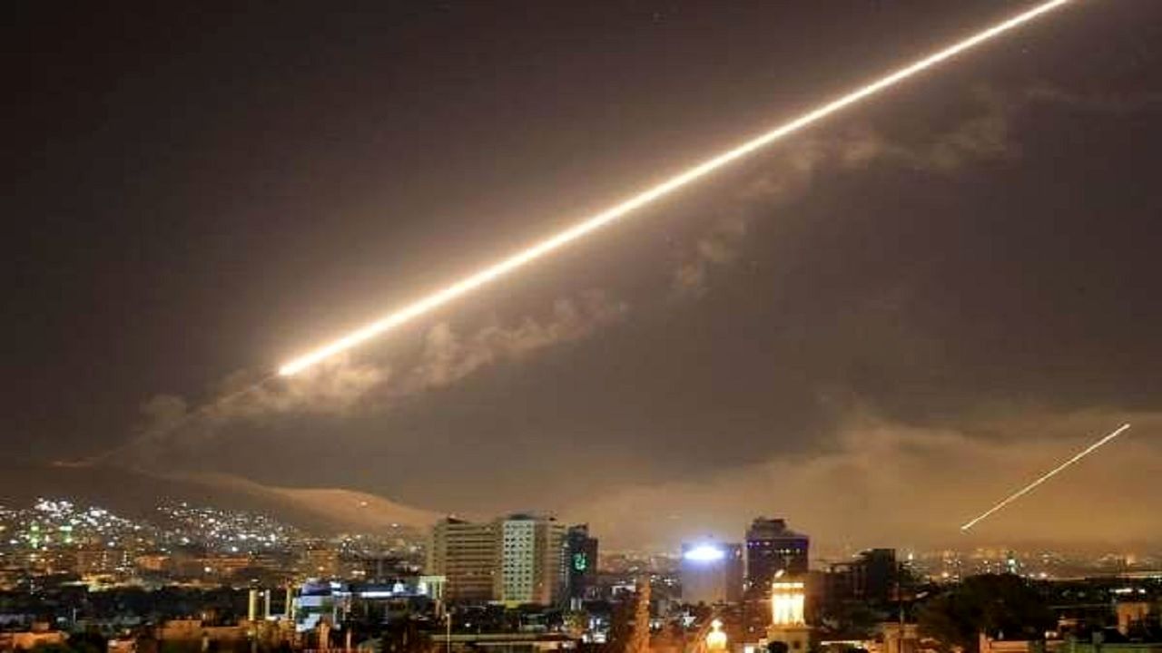 اهداف ناشناس در آسمان دمشق/ پدافند هوایی سوریه فعال شد