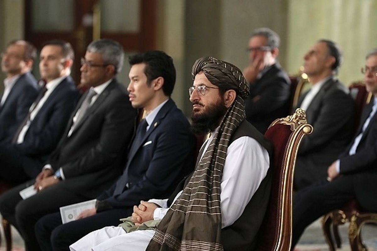آقایان! چرا نماینده طالبان را به افطاری رئیسی دعوت کردید؟