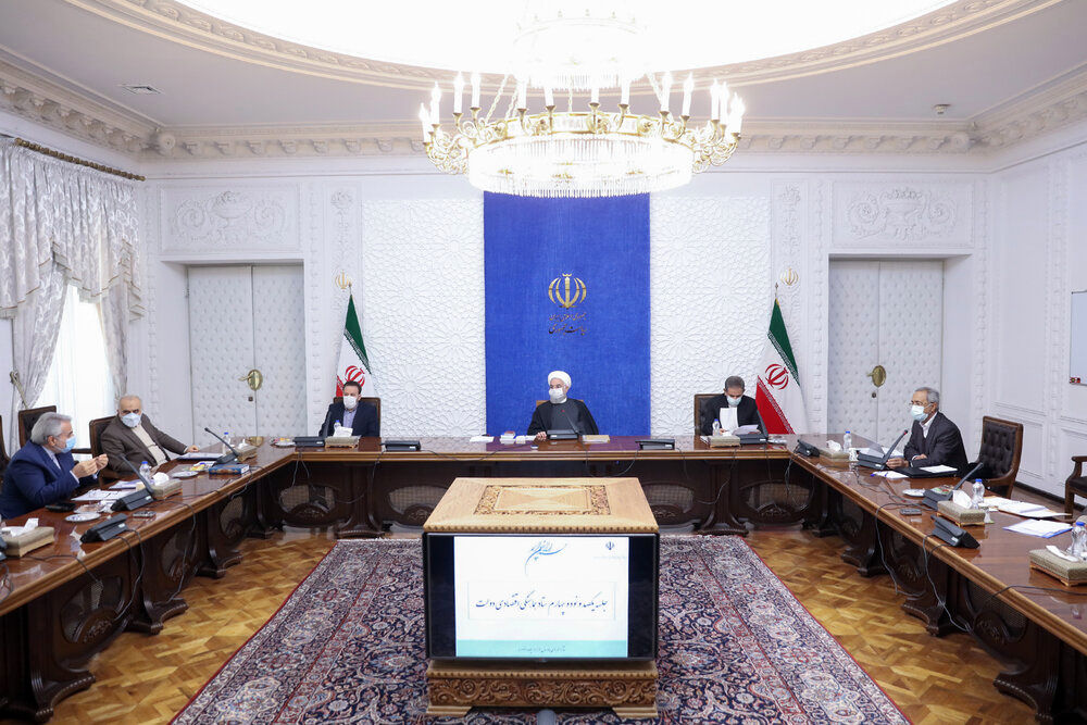 انتقاد روحانی از اظهارات سیاسی درباره بورس
