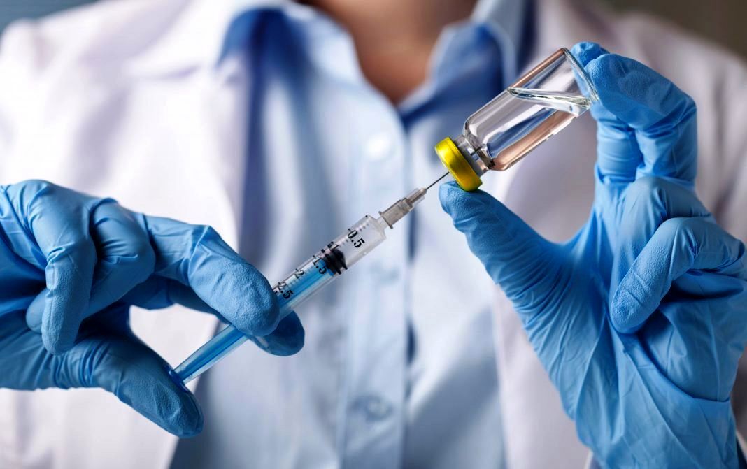 رییس کمیته علمی ستاد مقابله با کرونا پاسخ داد؛ ایران در کدام مرحله تولید واکسن کرونا قرار دارد؟