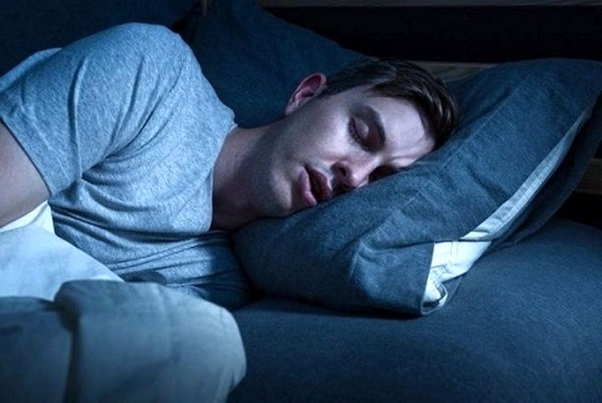 پلک زدن هنگام خواب دیدن خطرناک است؟