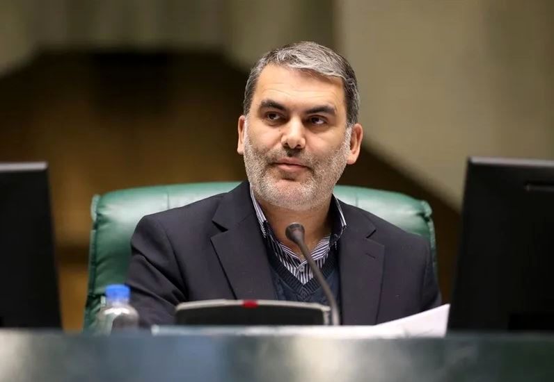 عضو کمیسیون برنامه و بودجه مجلس: در 5 یا 6 ماه گذشته، دبیرخانه شورای عالی امنیت ملی بیش از 300 حکم و مصوبه ابلاغ کرده | لایحه اصلاح بودجه به صورت 2 فوریتی بررسی خواهد شد