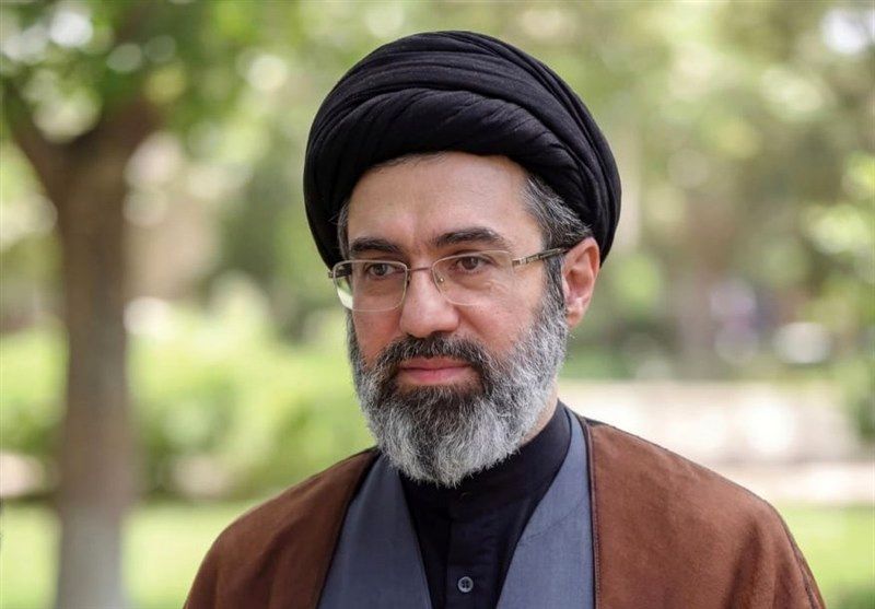 پیام رهبر انقلاب اسلامی به مناسبت روز کارگر و روز معلم