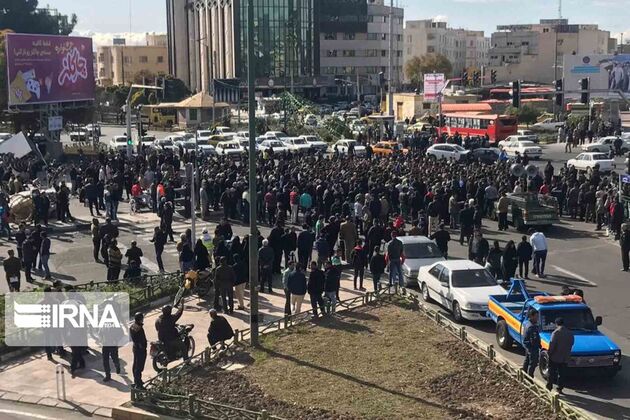 تصاویر حوادث بنزینی اخیر؛ از اعتراض تا آشوب و آسیب به اموال عمومی