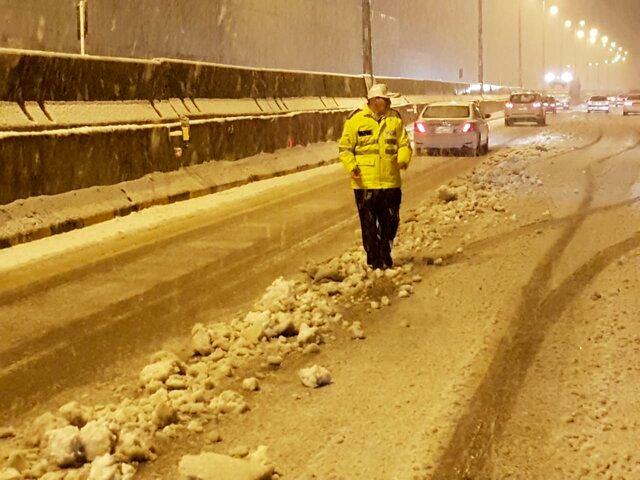 برف شدید در 9 استان کشور/ ۷ جاده مسدود شد
