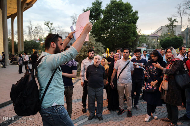 تجمع هواداران محمدباقر قالیباف در پارک دانشجو