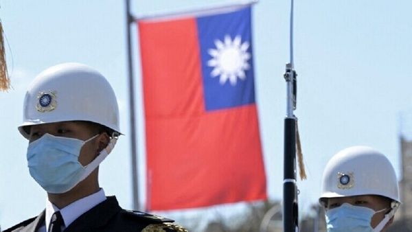 جنگنده ها و کشتی های جنگی چین به سمت تایوان رفت/ ماجرا چیست؟