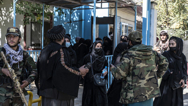 احتمال عقب‌نشینی طالبان از تصمیم‌های جنجالی علیه زنان