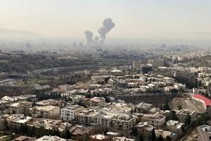 جنگ ایران و اسرائیل؛ روز دوم | ترامپ، ایران را تهدید کرد | سپاه: ۲۷ نقطه از پایگاه‌های آمریکا در منطقه هدف قرار گرفت | شمخانی و سردار پاکپور به شهادت رسیدند/ شهادت وزیردفاع 