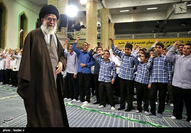 جشن تکلیف دانش آموزان در حضور رهبرمعظم انقلاب