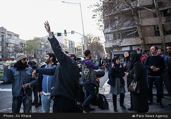 واکنش مردم به شلیک پدافند هوایی در تهران