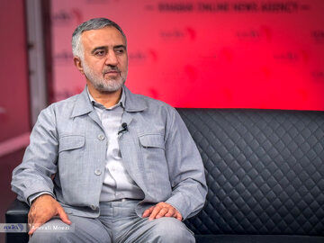 نماینده تهران: وزارت ارتباطات تخلف کرده؛ گفتند ساعت ۷ شب اینترنت قطع شود اما ساعت ۱۰ قطع شد/ سکوهای متخلف منتظر رفع فیلتر نباشند