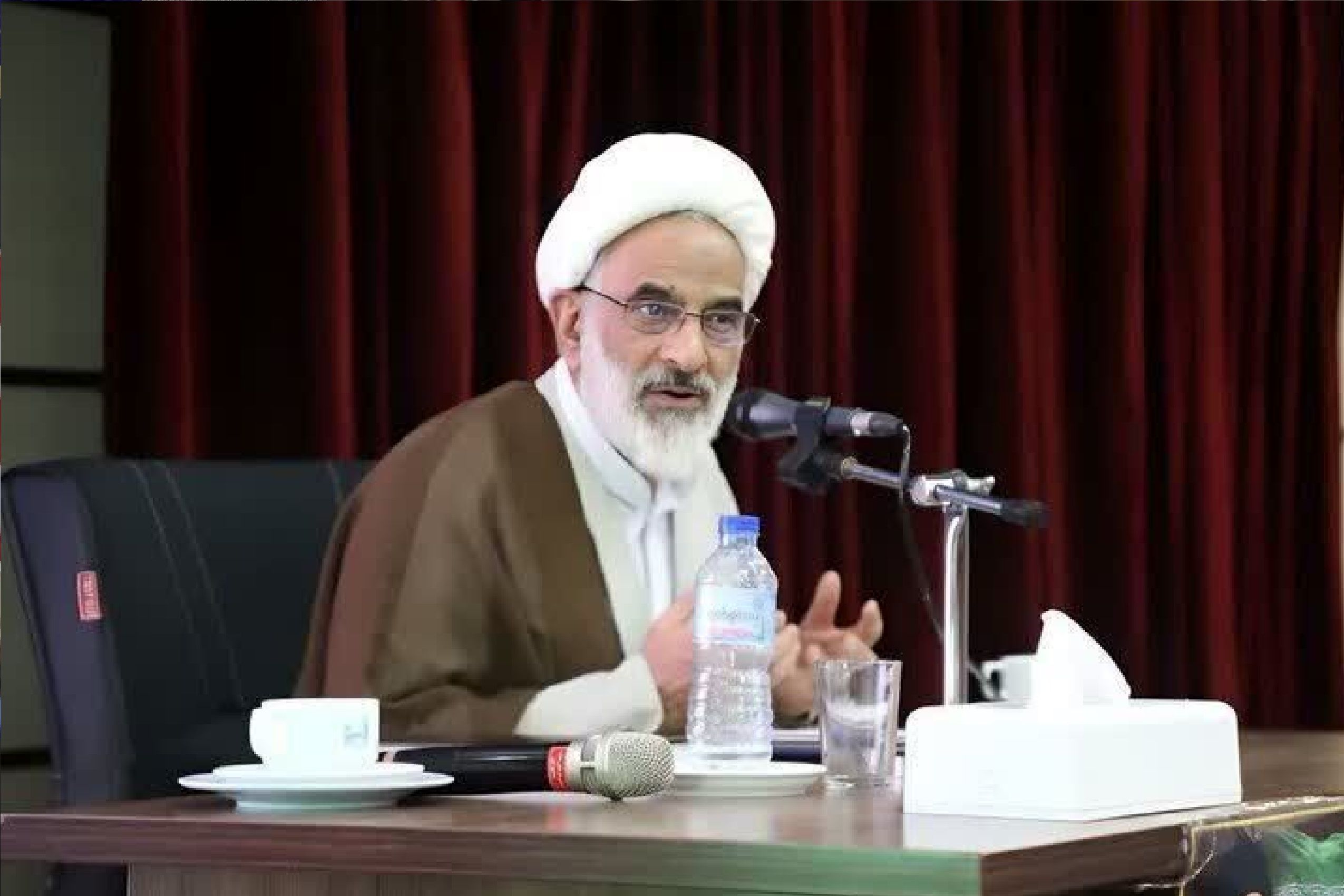 نماینده ولی فقیه در سپاه: با «انفعال و کوتاه آمدن،» دشمن عقب نخواهد رفت / دشمنان به دنبال بر هم زدن حاکمیت و نظام هستند