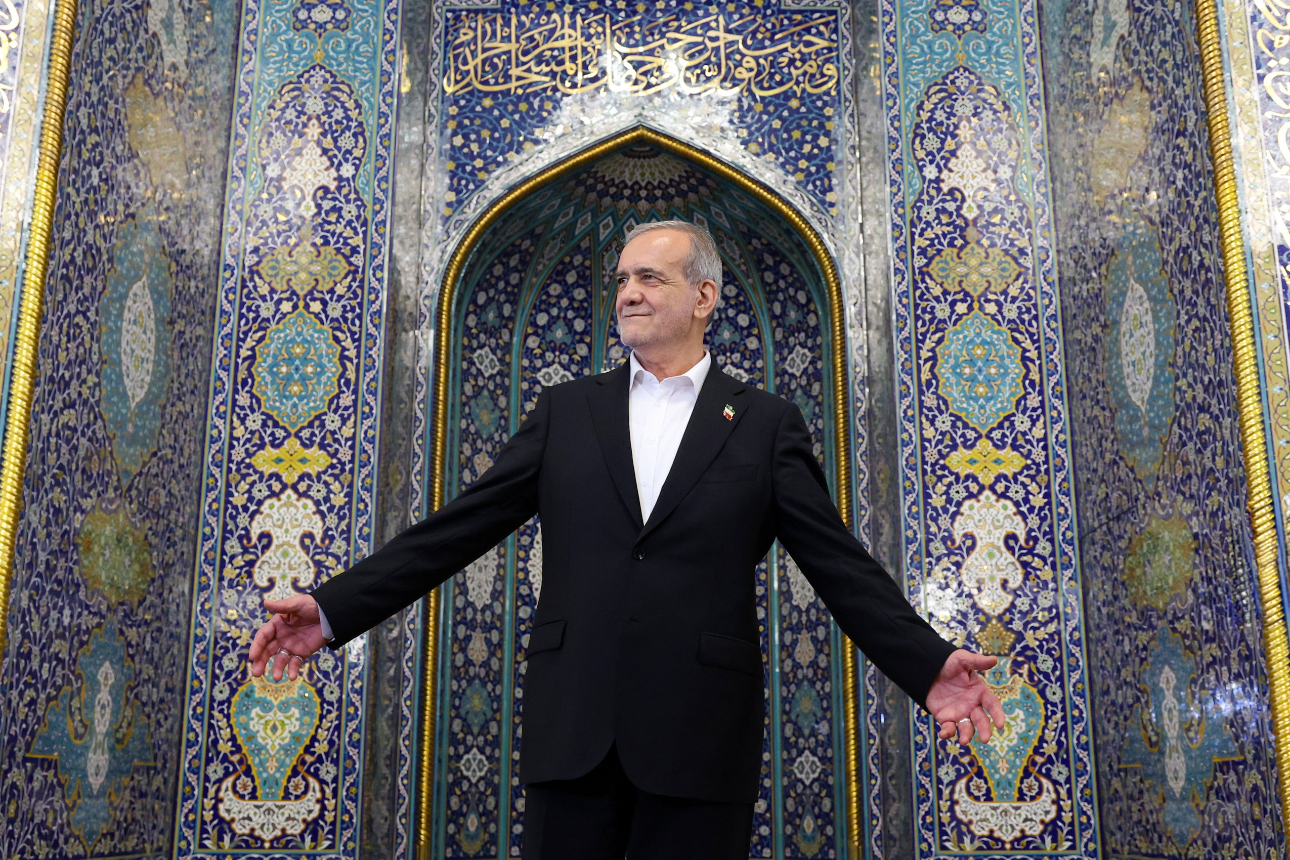 پشت پرده تلاش تندروها برای استعفا دادن پزشکیان به روایت روزنامه جمهوری اسلامی | با افرادی که فتوای قتل شهروندان و حکم شورش علیه دولت را صادر می‌کنند برخورد قاطعانه شود