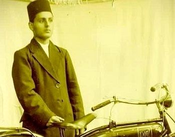 اولین موتورسیکلت وارد شده به ایران + عکس