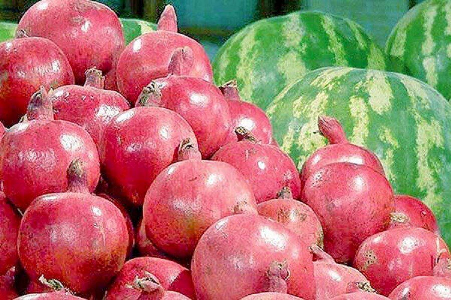 خرید انار و هندوانه شب یلدا چقدر برای خانوارها آب می خورد؟