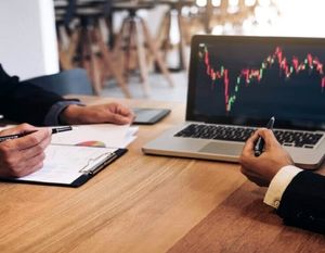 سناریوهای خوشبینانه و محافظه‌کارانه از آینده بورس در پساجنگ | جبل‌عاملی: عقب ماندگی بورس از طلا بر رفتار سرمایه‌گذاران اثر داشت