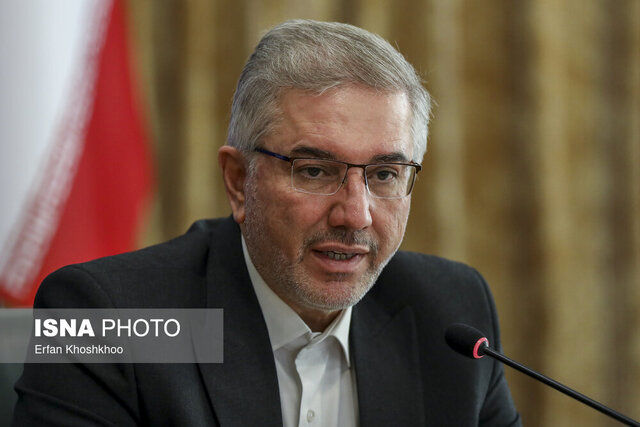 داود منظور: دولت منابع مالی ندارد/ ردیف‌های متفرقه بودجه را می‌بلعد