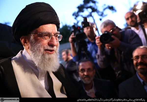 دیدار شاعران با رهبری