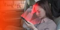 چرا در ماشین و مترو با نگاه‌کردن به گوشی دچار سرگیجه و حالت‌تهوع می‌شویم؟