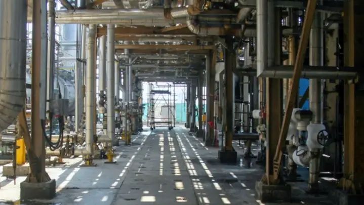 جزئیات آتش‌سوزی  در پتروشیمی آبادان اعلام شد / چند تن مصدوم شدند؟ 