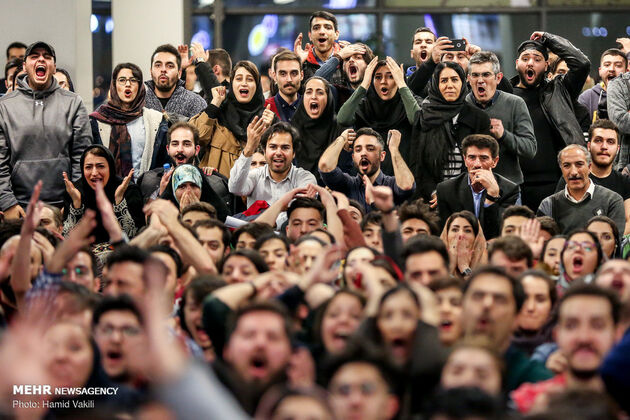 تماشای ایران-ژاپن در سطح شهر تهران