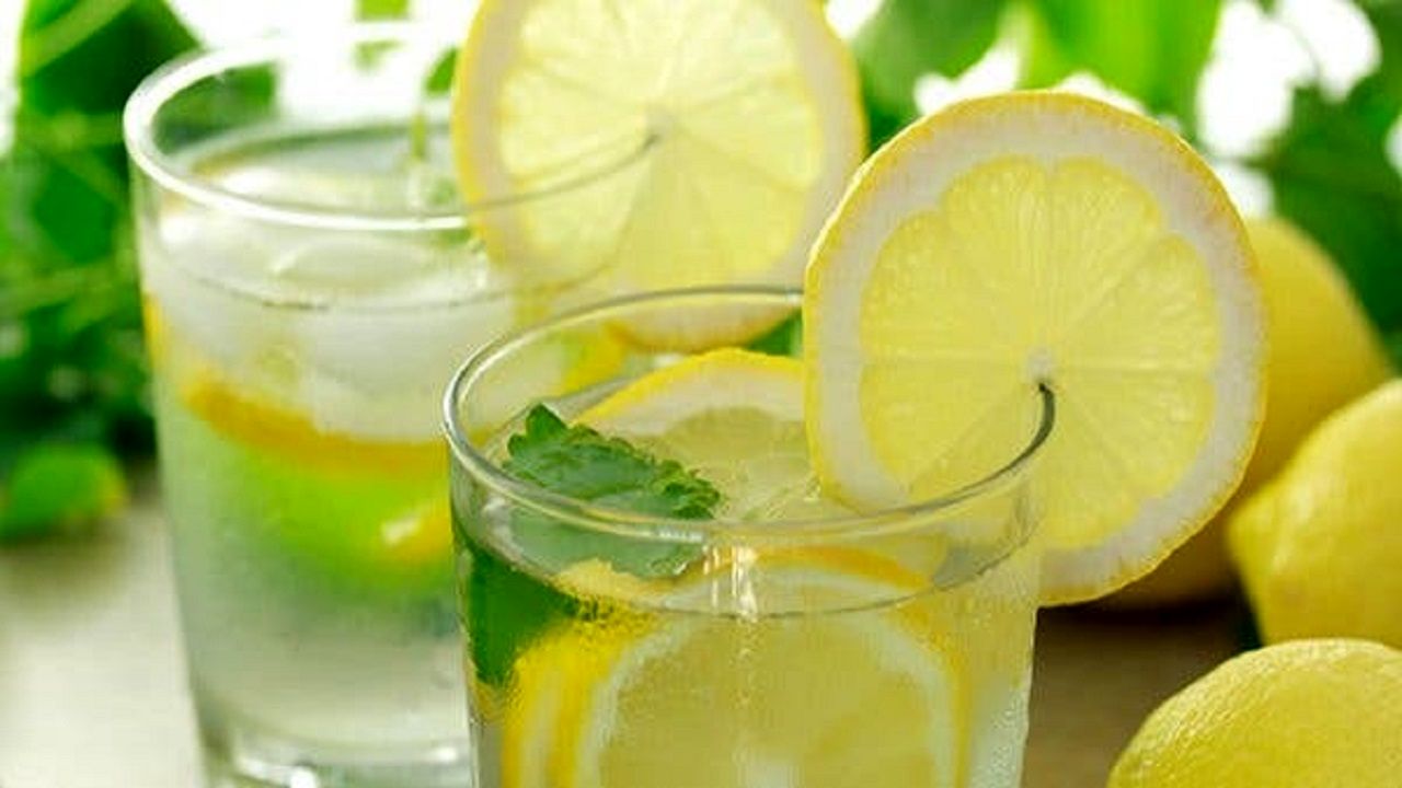 معجزه مصرف آب گرم و لیمو به صورت ناشتا