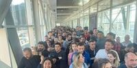  هجوم شهروندان به این کشور برای خرید آیفون ارزان!