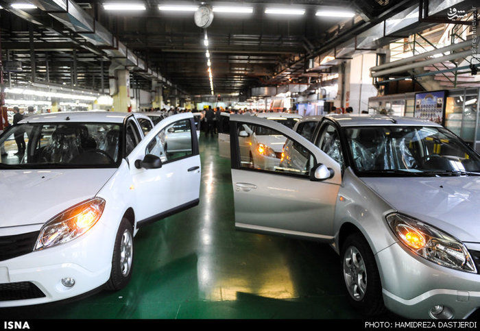 بازار خودرو در انتظار تصمیم حسن روحانی

