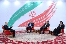 پسر پزشکیان در گوشش گفت پاهاتو طبق پروتکل نگذاشتی / نمیدانم چرا موبایلم را نگرفته بودند، به گنجی گفتم لابد در مورد شماها بیشتر باید مراعات کنند