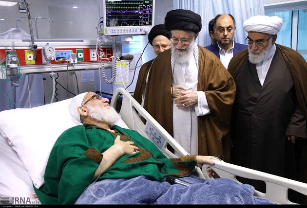 تصاویر عیادت مقام معظم رهبری از آیت الله شاهرودی