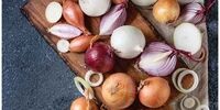 8 خوراکی‌ که عامل بوی بد دهان هستند