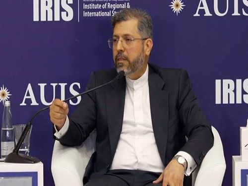 معاون عراقچی: حتی شناور‌های آمریکایی می‌توانند مادامی که رفتار خصمانه نداشته باشند از تنگه هرمز عبور کنند