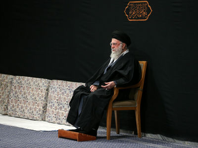 تصاویر | اولین شب عزاداری شهادت حضرت زهرا(س) با حضور رهبر انقلاب