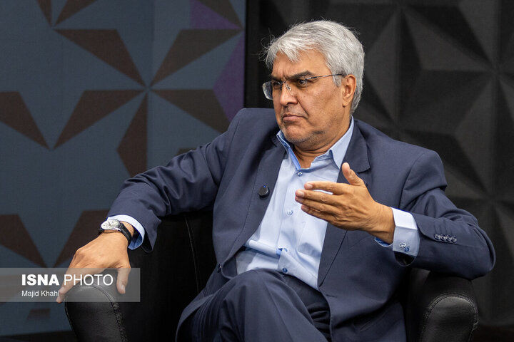 کاکایی: نمی‌توان تمام مشکلات خودروسازان را به تحریم نسبت داد / اگر قرار است واردات کاملا آزاد شود، باید همه قواعد بازار نیز آزاد باشد / با ادامه روند فعلی رفاه پایداری برای مردم ایجاد نخواهد شد