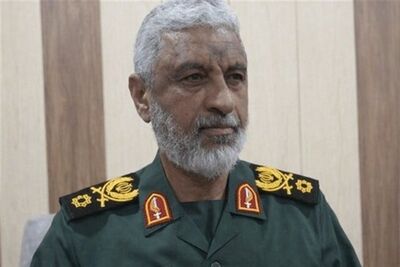 فرمانده نیروی دریایی سپاه: آمریکایی‌ها اگر فکر می‌کنند تنگه هرمز باز است نزدیک‌تر بیایند/ برای غرق کردن ناوهای آمریکایی لحظه‌شماری می‌کنیم