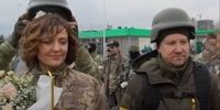 ازدواج زوج اوکراینی وسط جنگ با لباس نظامی+ عکس 