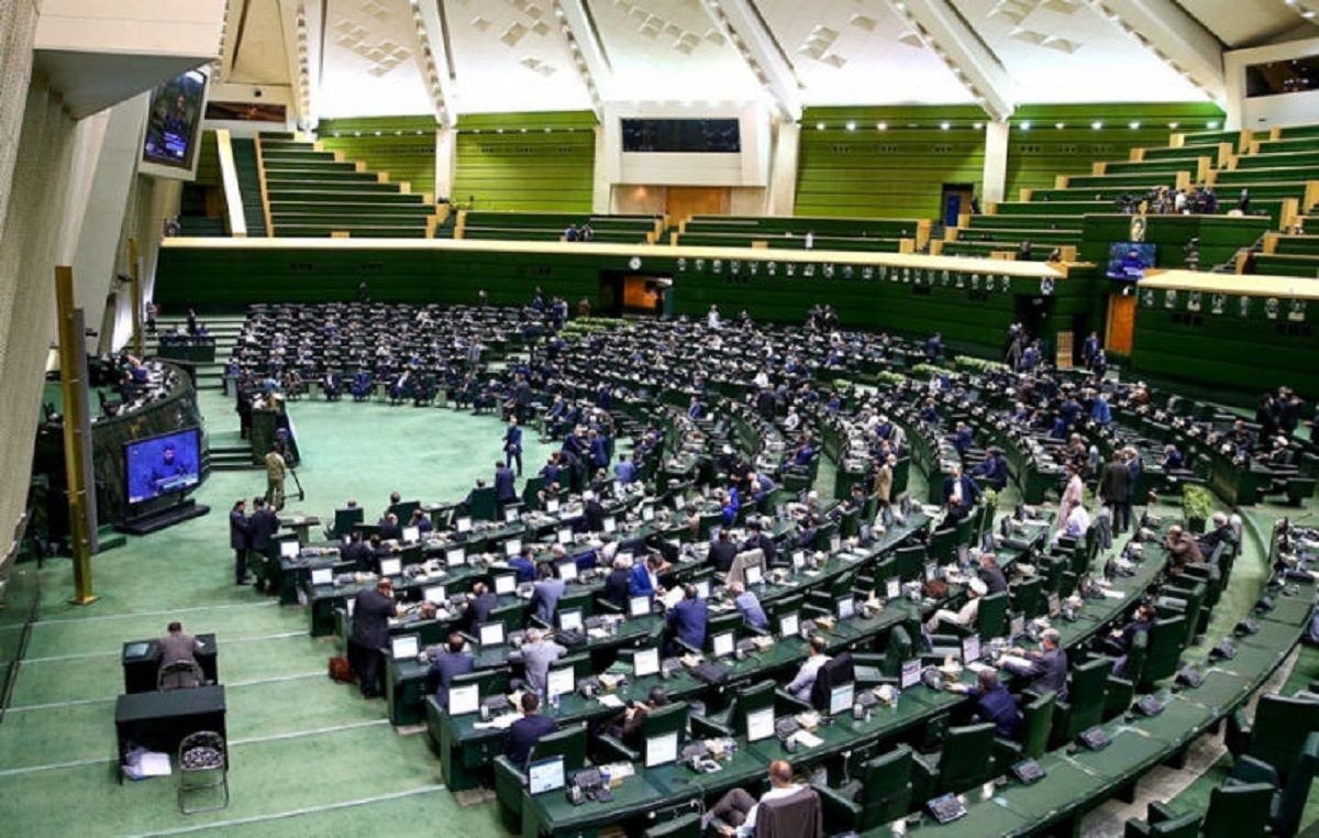 قالیباف از انتخابات خط خورد؟/ اسامی نمایندگانی که در انتخابات مجلس پیش‌ثبت‌نام کردند