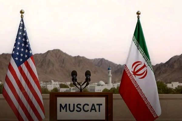 پیشنهاد احتمالی ایران به آمریکا در مذاکرات مسقط به روایت ساداتیان | جنگ‌طلب‌ها بگذارند دیپلماسی مسیرش را طی کند