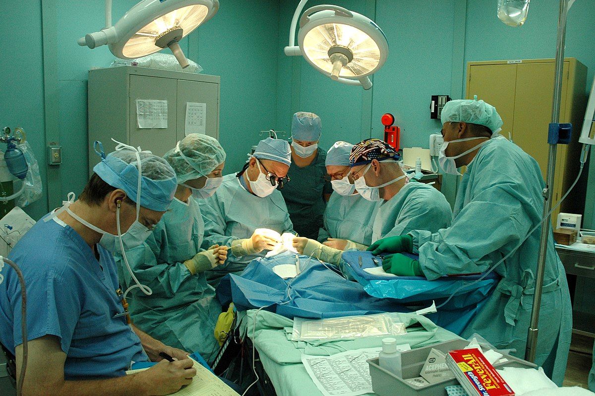 خبر نوروزی وزیر بهداشت به مردم/این پزشکان در بیمارستان‌ها حاضرند