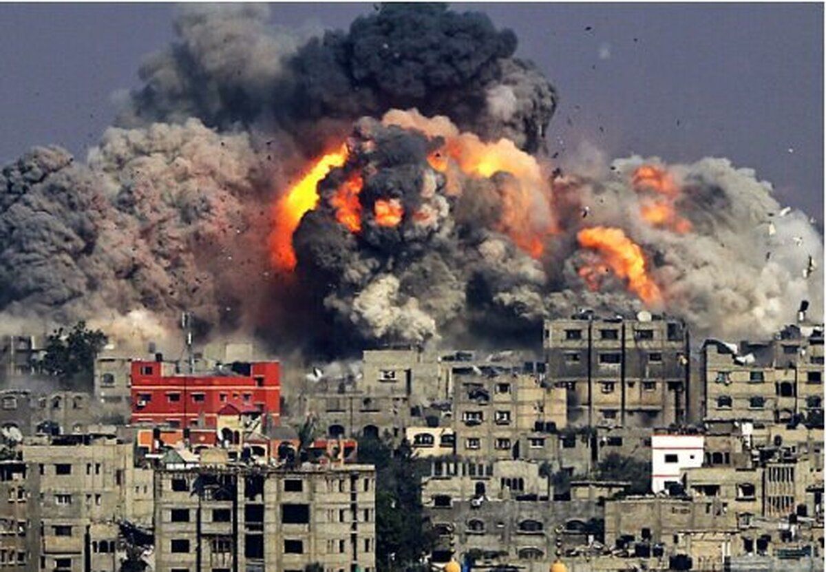 بمباران بازار النصیرات غزه با بمب‌های ممنوعه  + فیلم