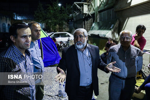 شبمانی کسبه پلاسکو برای جلوگیری از سرقت