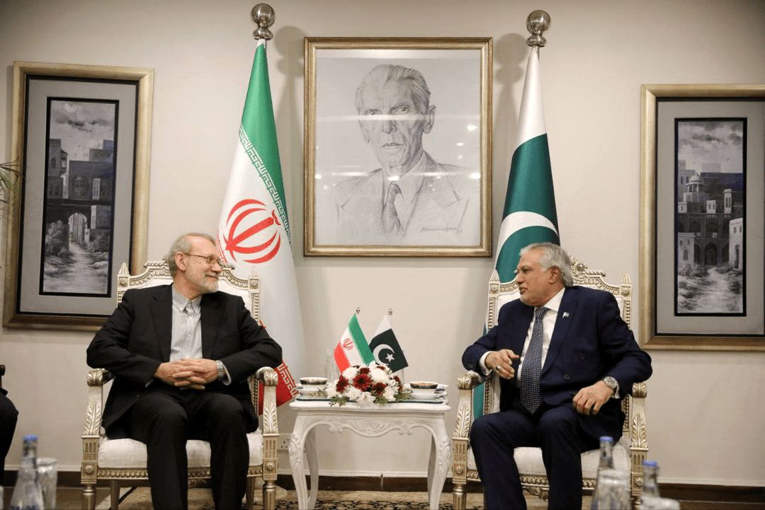 دیدار لاریجانی با وزیر خارجه پاکستان / همکاری‌های ایران و پاکستان می‌تواند به آرامش و صلح منطقه کمک کند