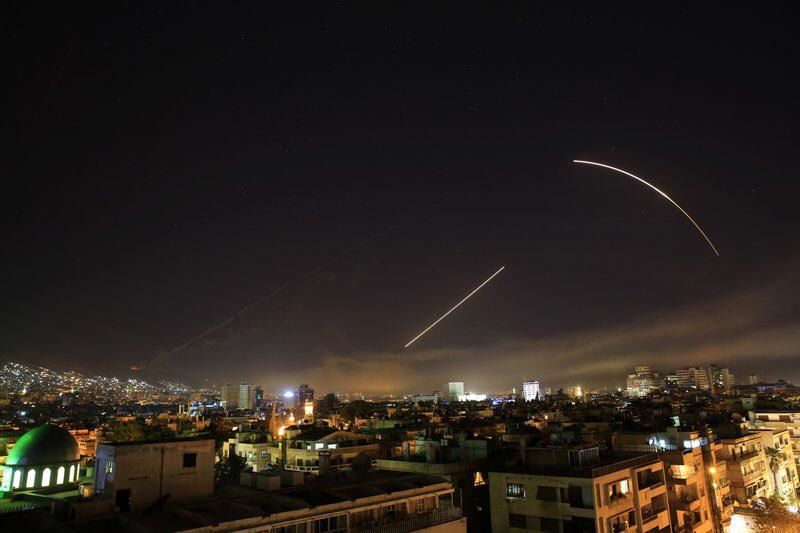 اسرائیل به درخواست آمریکا حمله به سوریه را آغاز کرد