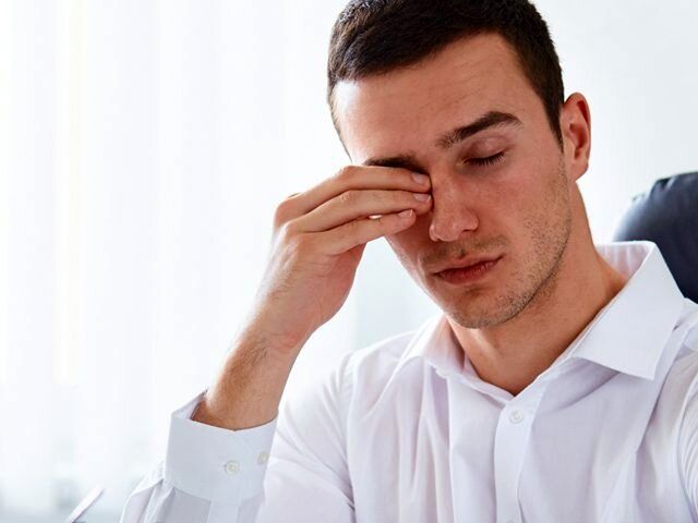 اگر خستگی چشم دارید، این 4 تمرین را انجام بدهید

